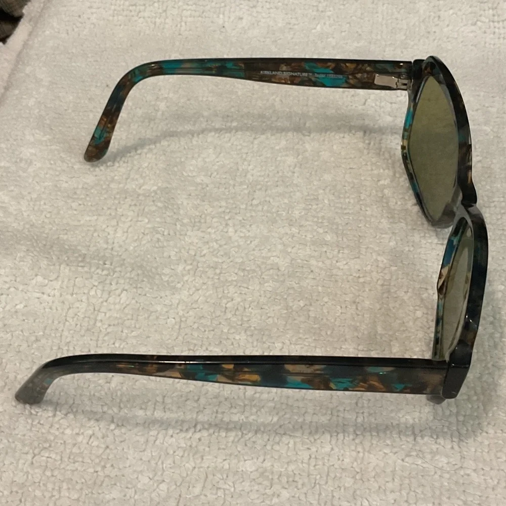 Stylish Tortoise Shell Sunglasses